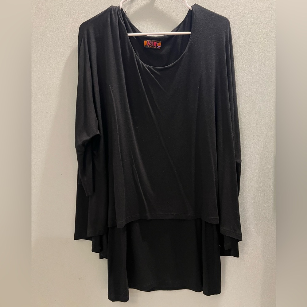 NEW Rare: ISLE Meliz Kozan tunic. Size Med